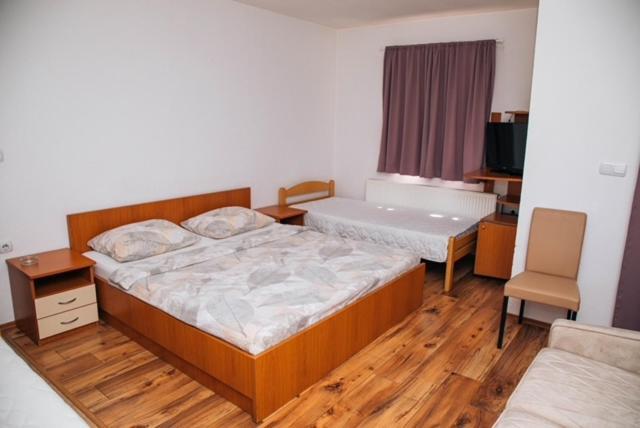 Jezero Laminci Bed and Breakfast Bosanska Gradiska Exterior foto